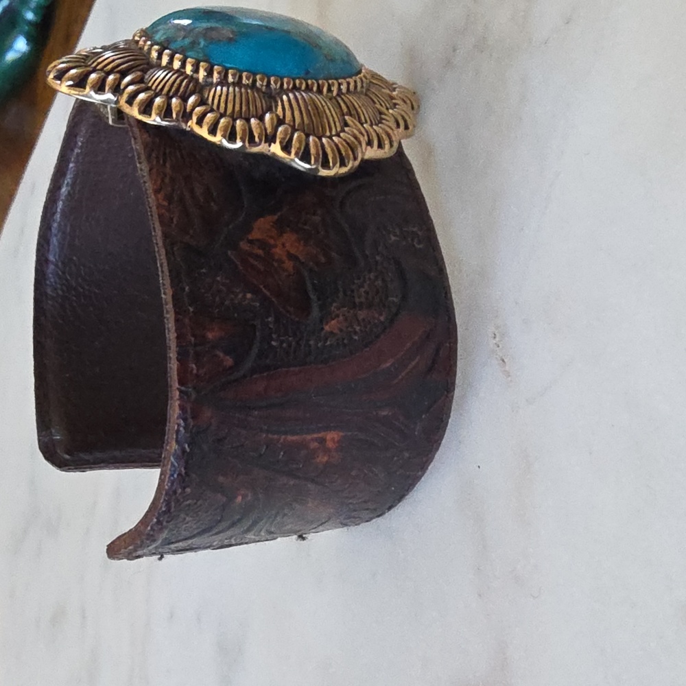 Barse turquoise and tooled brown leather cuff bracelet  with silver hardware - Picture 5 of 8